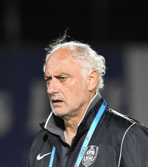 Mandorlini n-a stat pe bancă  De unde și alături de cine a urmărit noul antrenor al CFR-ului   eșecul rușinos  cu Oțelul
