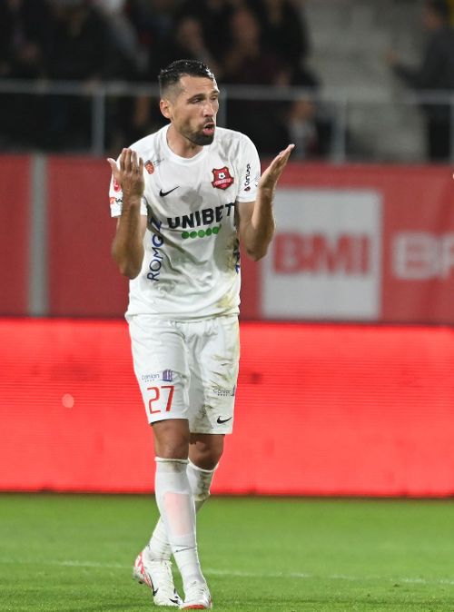 Valerică Găman dă cărțile pe față    INTERVIU.  Fundașul vorbește în premieră despre   conflictul cu Marius Măldărășanu  și planurile sale