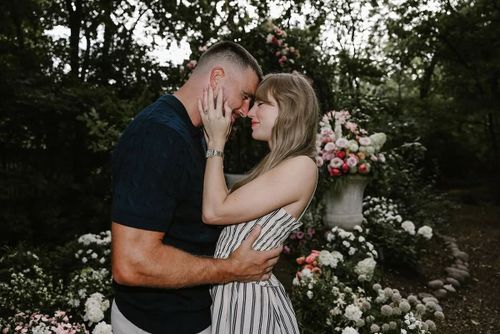 Travis Kelce și Taylor Swift s-au logodit (foto: Instagram)