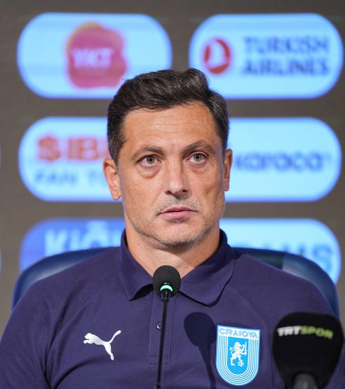  Miză financiară la Craiova  Rădoi spune că o calificare în grupa Conference League poate scoate clubul din   impas:  „Suntem blocați de această lege”