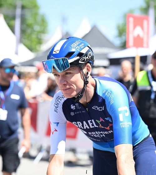 Chris Froome, dus cu elicopterul la spital  Legendarul ciclist, implicat într-un accident! Are   5 coaste rupte , probleme la un plămân și la spate