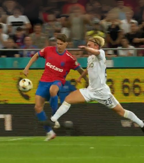 A fost sau n-a fost penalty?  Trei arbitri cu   experiență uriașă  analizează, pentru GOLAZO.ro, faza controversată din FCSB - Aberdeen