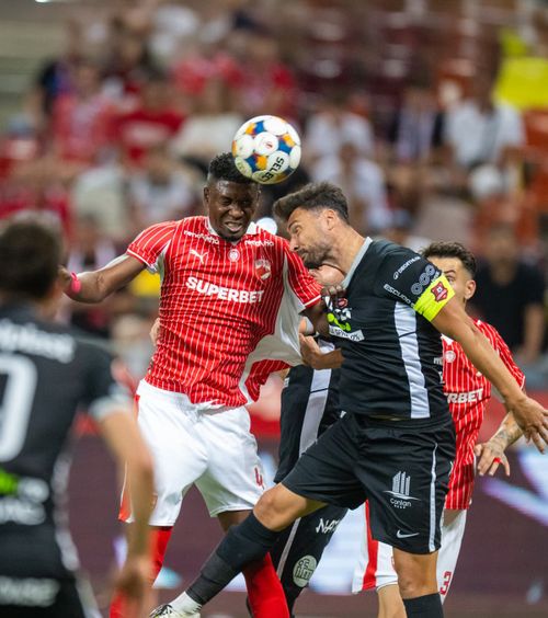 Dinamo - Hermannstadt 2-0  Victorie crucială. „Câinii” urcă   pe podium  în Liga 1