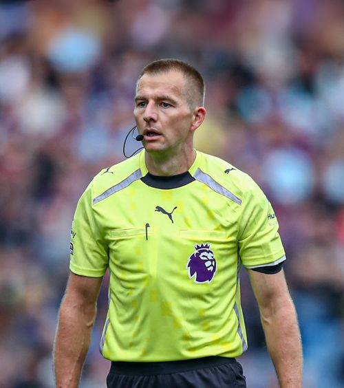 A gafat, a fost schimbat  Oficialul VAR care a greșit  la meciul lui   Fulham  a fost schimbat cu câteva ore de meciul Liverpool-Arsenal