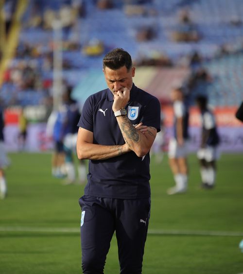 „Joacă la 8-9 zile și trag de timp”  Mirel Rădoi, uimit de   ce a găsit la Botoșani : „Semnam numai ca să plecăm mai repede”