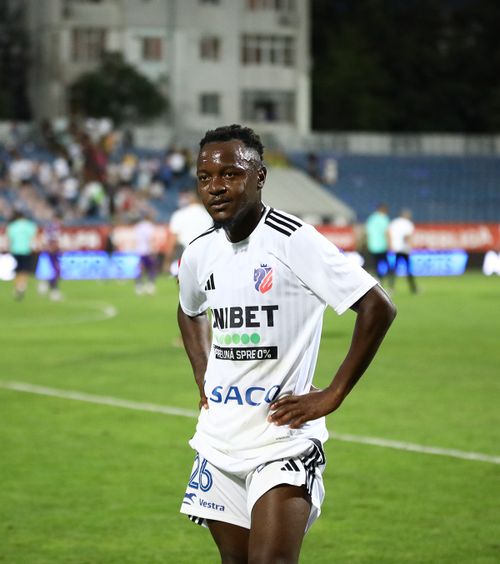 Criticat dur după meci   Ongenda,   ținta acuzațiilor  după Botoșani - Craiova. „A furat” golul lui Dumiter