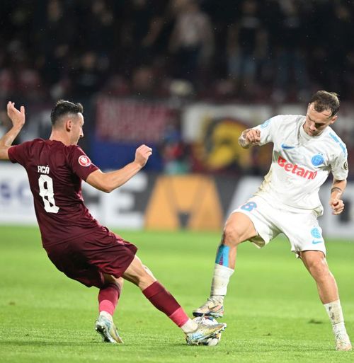 Remiză cu scântei în Gruia   Meci cu patru goluri între   CFR Cluj și FCSB  » Nu au lipsit fazele controversate