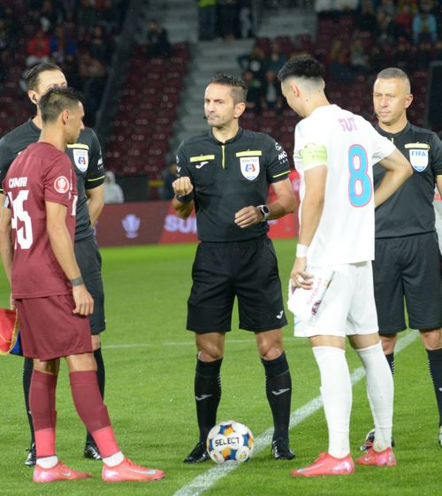 „Îl sun pe Becali”    Patronul de la FCSB susține că între arbitrul Colțescu și Pintilii ar fi avut loc un dialog uluitor:   „Ne luăm la mișto?!”