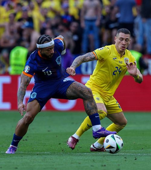 Atenție la gafe, Racovițan!  Stoperul lui Rakow, eroare înaintea reunirii naționalei.   Vine după un sezon de coșmar