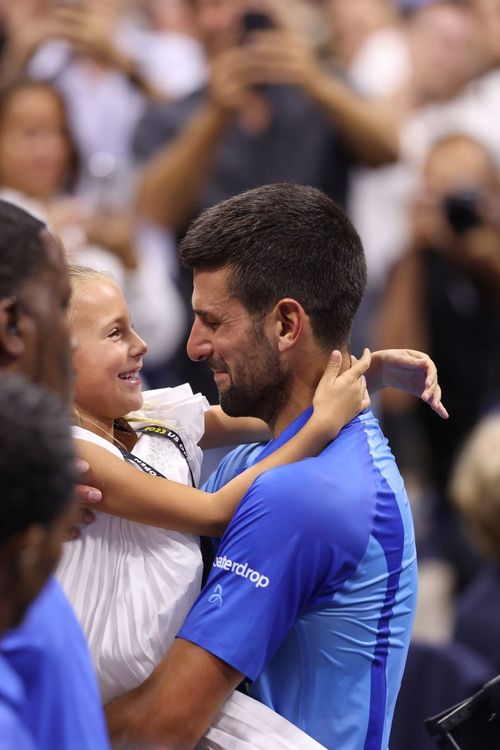 Djokovic, calificare cu gust amar  Nole e în sferturi la US Open, dar a fost pus în încurcătură de   organizatori : „Nu-mi aminti de asta”