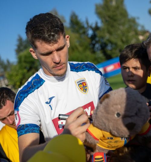 Bîrligea și încă un absent    VIDEO+FOTO  Imagini de la antrenamentul României:   pe cine au preferat fanii