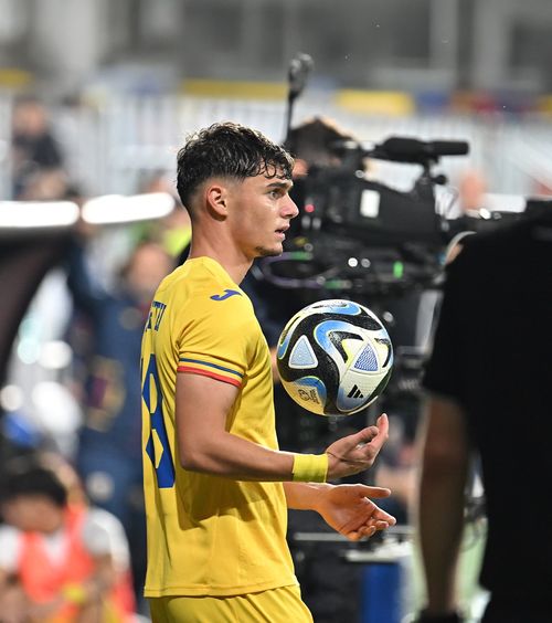 Probleme la națională  Selecționerul României a pierdut   un jucător important.  Ce înlocuitor a găsit