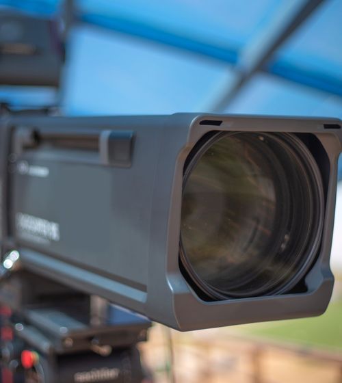 Lovitură pe piața media  Unde se vor vedea meciurile din cupele europene   în următorii 5 ani  în România. Drepturile TV au fost cumpărate azi