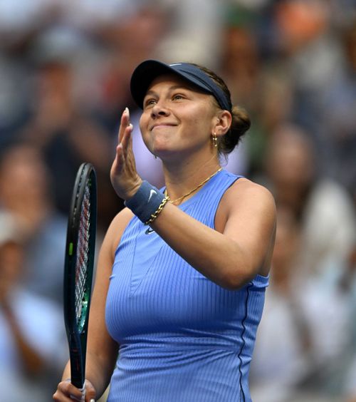 Anisimova și-a luat revanșa  Iga Swiatek,   eliminată de la US Open  de jucătoarea pe care o umilea în finala de la Wimbledon + Nervi la conferința de presă