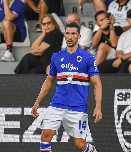 I-a salvat viața  Cine e fotbalistul care a intervenit după ce   o turistă a fost înjunghiată  » Poliția a identificat agresorul