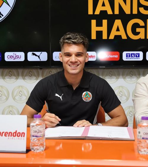 „M-am întors acasă”     Ianis Hagi,  emoționat la prezentare la Alanyaspor: „Înțeleg moștenirea pe care  tata a lăsat-o aici”