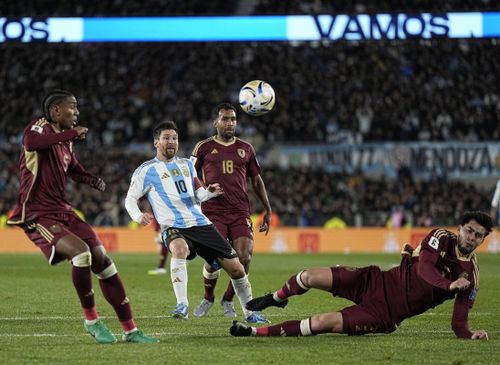 Lionel Messi, ultimul meci jucat acasă. Argentina - Venezuela 3-0