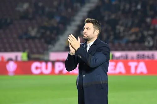 Adrian Mutu prefera tinutele elegante FOTO Sportpictures (3).jpg
