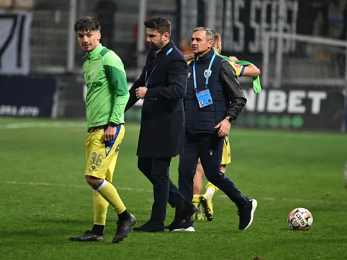 Adrian Mutu prefera tinutele elegante FOTO Sportpictures (6).jpg