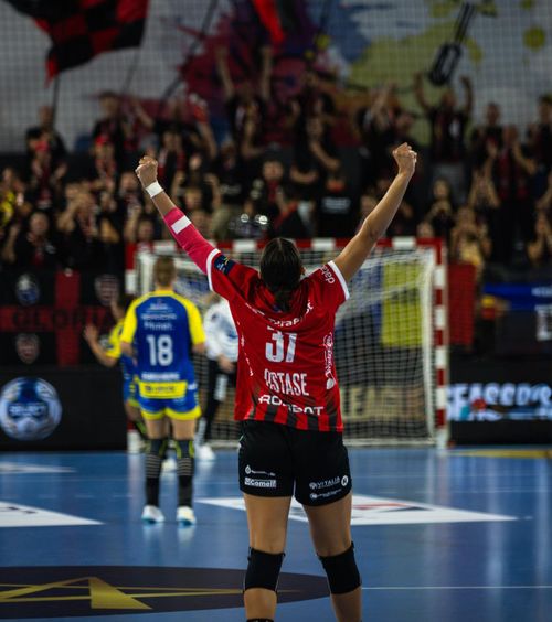 Gloria Bistrița - Storhamar 29-26  Reprezentanta României   debutează cu victorie  în EHF Champions League