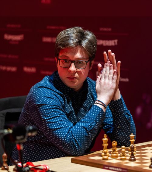 A rămas fără titlul de Mare Maestru     Șahistul care reprezintă România  a pierdut apelul la Comisia de Etică + a fost suspendat 3 ani!