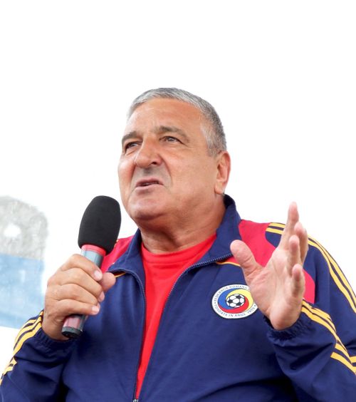 „Ești terminat!”   Lecția dură, dar plină de umor, a lui   Rică Răducanu pentru Horațiu Moldovan,   după gafa cu Canada