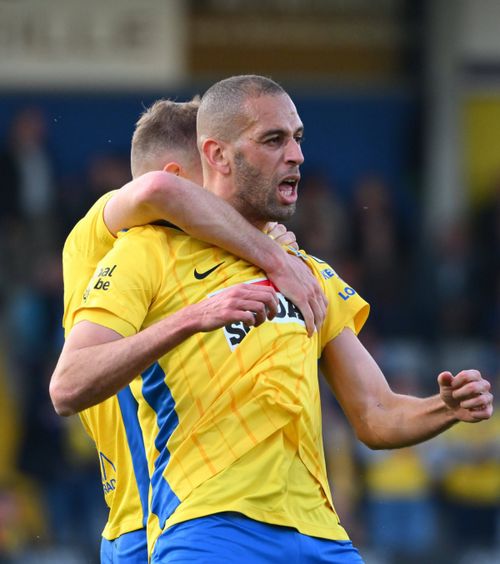 CFR nu se oprește   Ardelenii au anunțat transferul unui fost atacant din   Premier League  » Este cel mai mare marcator din istoria țării sale 