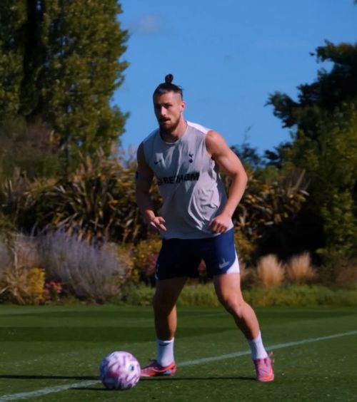 Radu Drăgușin revine!    VIDEO.  Românul de la   Tottenham  a efectuat primul antrenament cu echipa