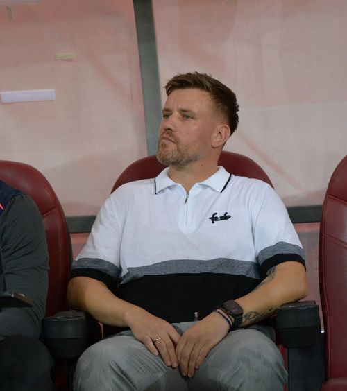 Dorințele lui Pintilii  Pe cine ar   transfera  secundul FCSB de la marile rivale » Louis Munteanu nu e pe listă!