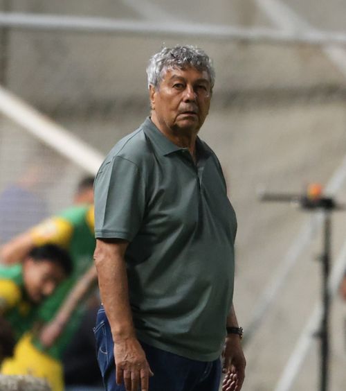 Lucescu acuză arbitrii   Selecționerul României, după remiza cu Cipru: „Arbitrajul   nu ne-a lăsat  să atacăm”