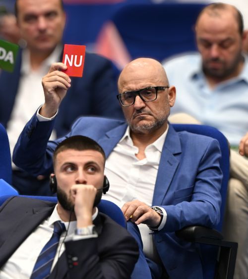 FCU Craiova, exclusă din Liga 3!  Echipa lui Adrian Mititelu, pedepsită pentru neplata datoriilor +   Ce urmează pentru olteni