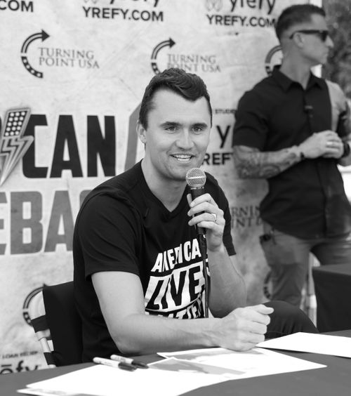 Cine a fost Charlie Kirk  Susținătorul lui Trump   a fost asasinat  » Ce sfat i-a oferit lui Taylor Swift, după ce s-a logodit cu jucătorul de fotbal american Travis Kelce