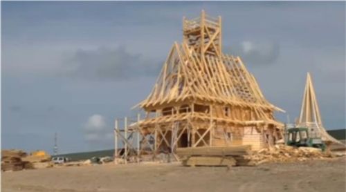 Biserica construită de Gigi Becali la Techirghiol Foto Captura Digi24 (3).jpg