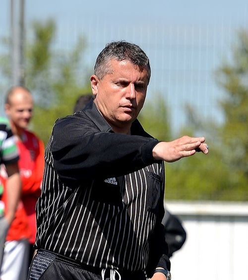 Îl contrazice pe Angelescu  Chivulete senior, despre fazele controversate din meciul U Cluj - Rapid:   „Arbitrul a procedat corect”