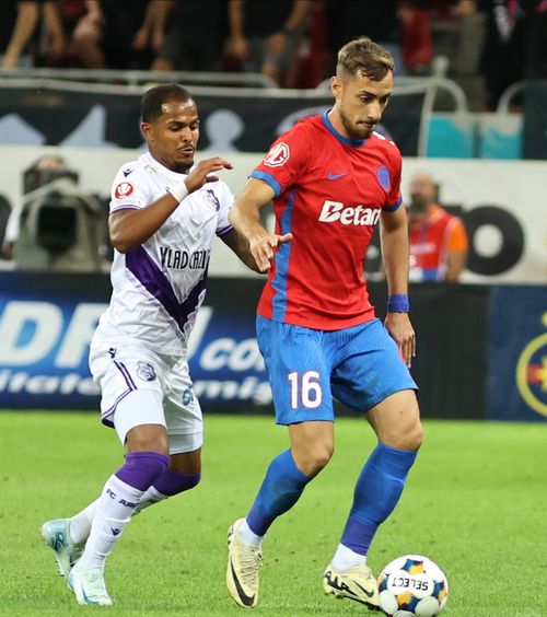 Țintă pentru FCSB     Fotbalistul din Liga 1  văzut de Basarab Panduru potrivit pentru campioană: „Să nu va mire”