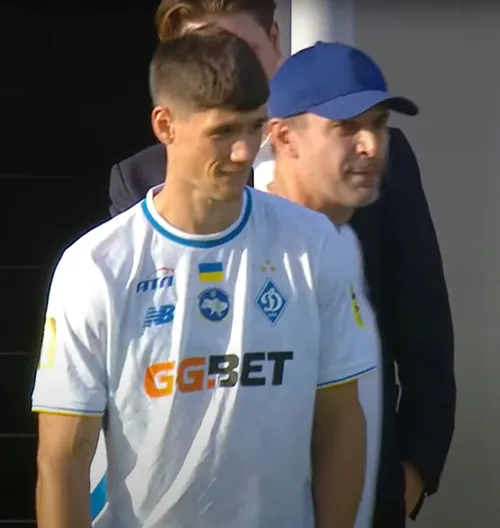 Momentele când antrenorul lui Dinamo Kiev îl încurajează pe Blănuță înainte ca acesta să debuteze oficial în Ucraina