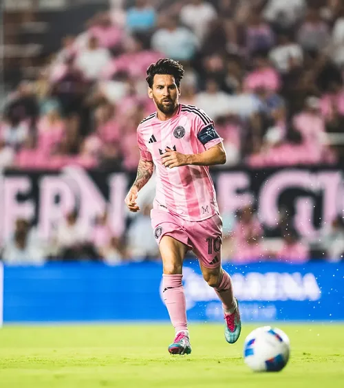 Messi s-a făcut de râs     FOTO.  Starul argentinian a încercat o   Panenka , dar execuția a fost dezamăgitoare. Inter Miami, umilită în MLS