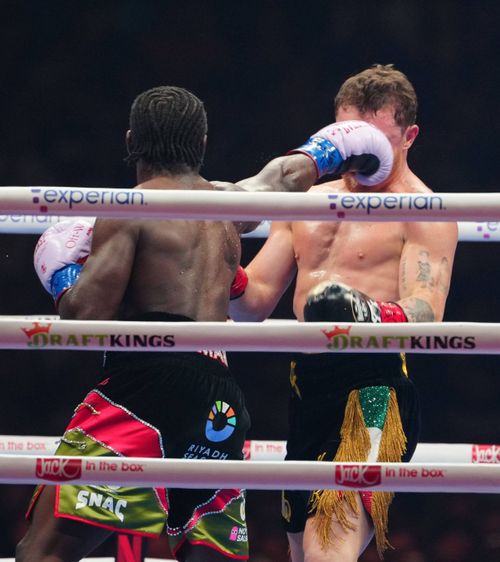 Crawford a scris istorie  Boxerul american l-a învins pe Canelo Alvarez în fața a 70.000 de spectatori și   a stabilit un record nemaivăzut:  „Nu sunt aici din întâmplare”
