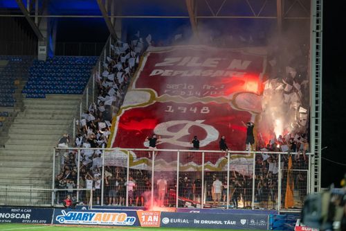 Meciul dintre Dinamo și Petrolul (10).jpg