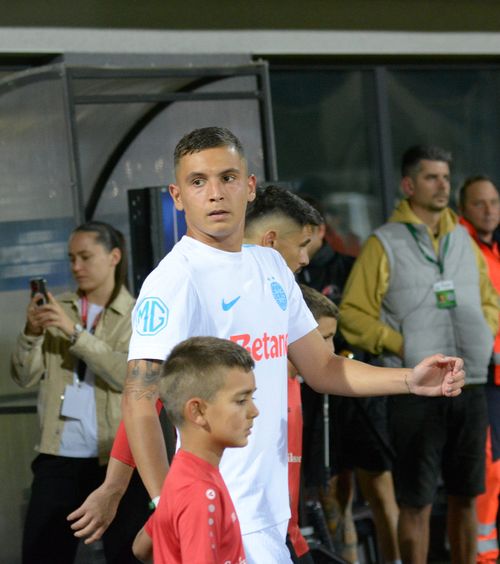 A cerut să fie schimbat!   Titularul de la FCSB   a cedat după o repriză  cu Csikszereda: „A zis că nu mai poate. S-a speriat, s-a sufocat!”