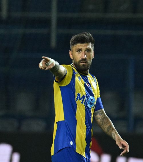 Papp, semne obscene  Fundașul a explicat de ce a intrat în   conflict cu fanii:  „Nu le cer scuze!”