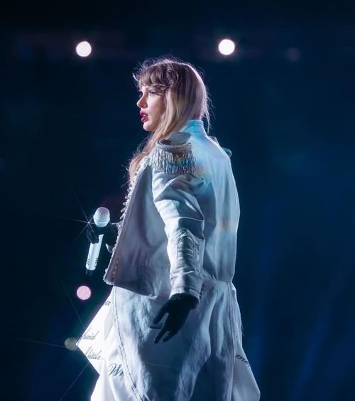 Scut portabil antiglonț în NFL    Cât costă măsura de securitate  la care a apelat Taylor Swift: „Probabil primește multe amenințări”