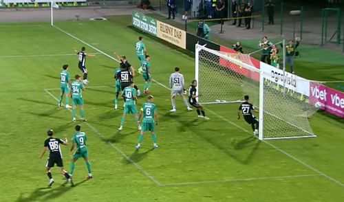 Blănuță, autogol în Oleksandriya - Dinamo Kiev. Capturi YouTube UPL TV (5).jpg