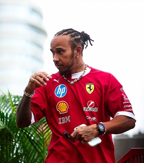 Hamilton și-a vândut toate mașinile    FOTO.  Motivul neașteptat pentru care englezul a renunțat la colecția în valoare de   15 milioane de euro