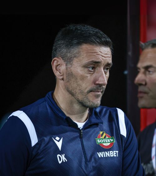 I-a mințit pe fani!  Antrenorul a promis că   va demisiona , iar a două zi s-a răzgândit: „Îmi era frică de ei”