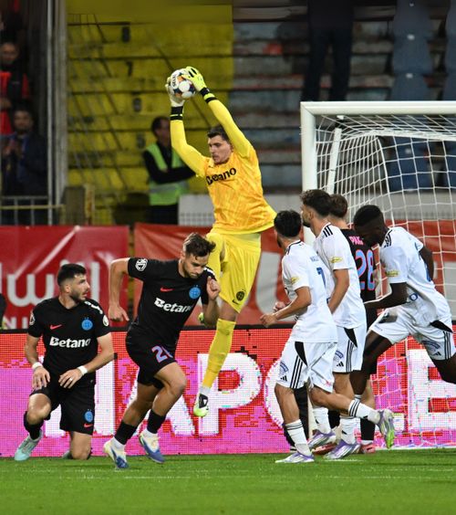 FC Botoșani - FCSB 3-1    VIDEO.  Prestație rușinoasă a campioanei României înainte de debutul în   Europa League
