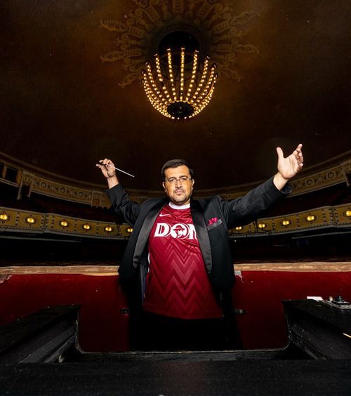 CFR Cluj are echipament    FOTO.  Ardelenii și-au prezentat noile tricouri   după 2 luni și jumătate  de la startul sezonului » Modelul, folosit în trecut de o rivală