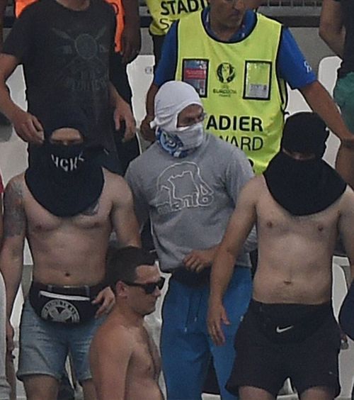 Batalionul secret al lui Putin  Huliganii care s-au bătut la Euro 2016 și un fotbalist internațional rus   luptă în războiul din Ucraina: „Sălbatici!”