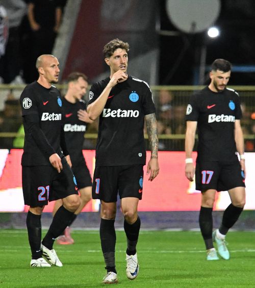 În Europa, Becali bagă echipa a doua  Patronul de la FCSB a anunțat ce jucători vrea să folosească   la meciul cu Go Ahead Eagles