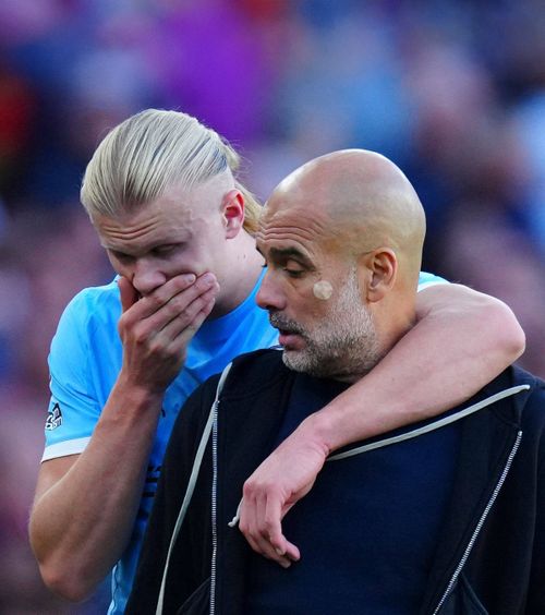 „Guardiola a închis ușa!”  Pep a schimbat tactica la City: autobuz în poartă, în stil Mourinho.   Analiștii îl ironizează. Reacția sa genială